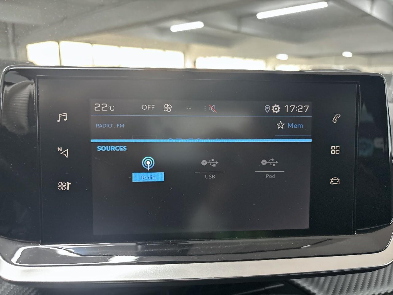 Peugeot 2008 puretech 100 s&s bvm6 allure — photo 22