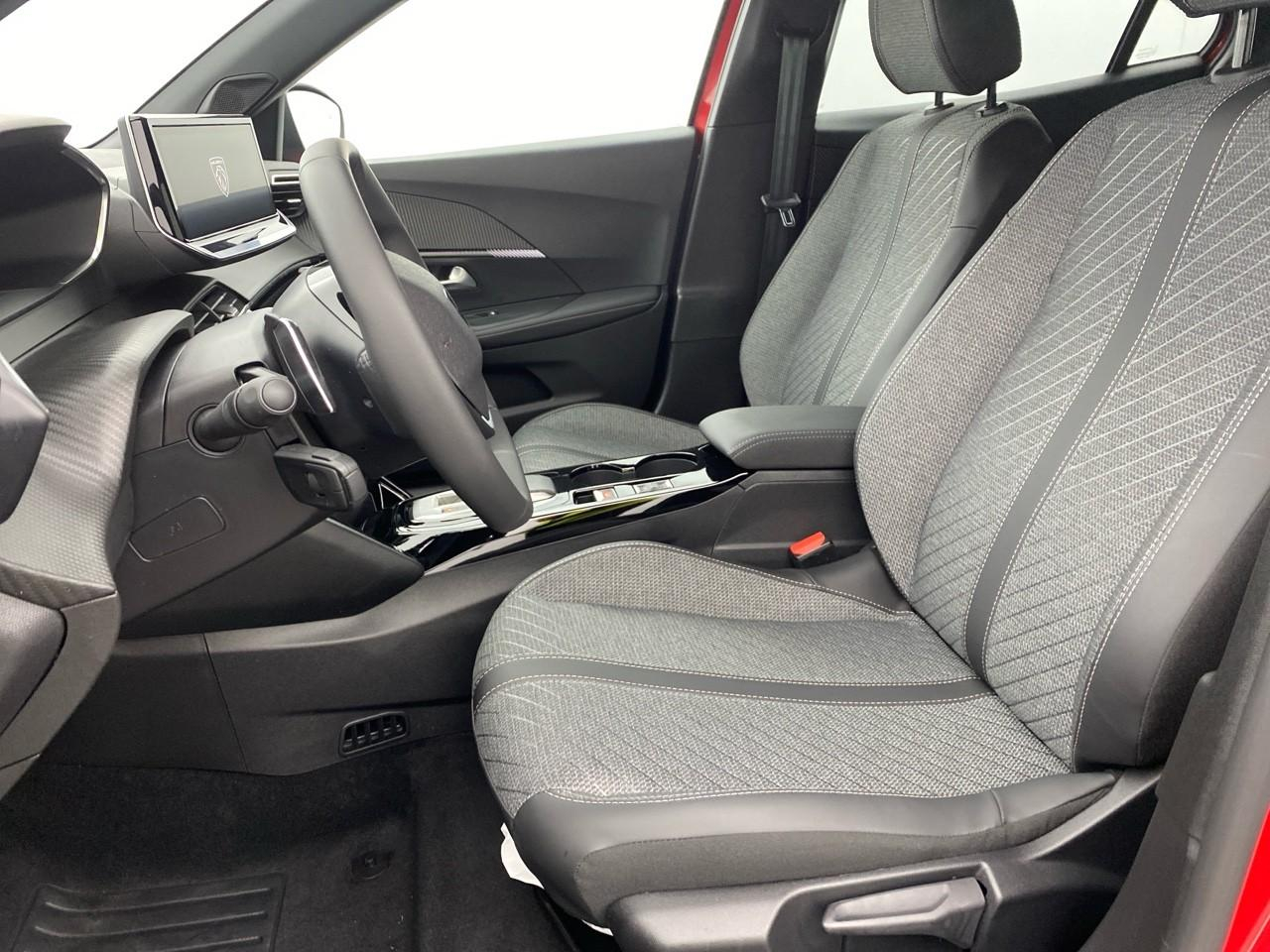 Peugeot 2008 hybrid 145 ch e-dcs6 allure — photo 9