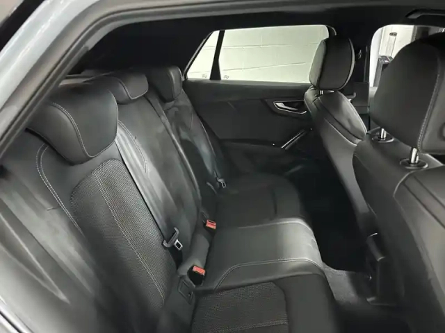 Audi Q2 35 tdi 150 s tronic 7 — photo 14