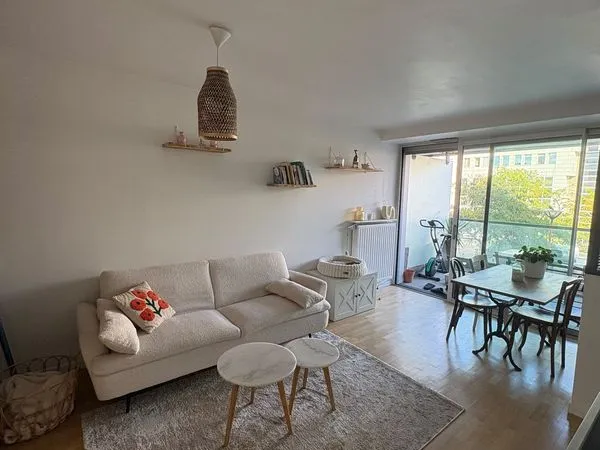 Pantin centre, T2 meublé de 39 m² + loggia de 11 m², bien isolé et très lumineux