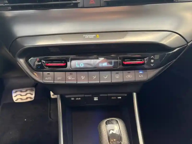 Hyundai I20 1.0 t-gdi 100 dct-7 hybrid 48v — photo 32