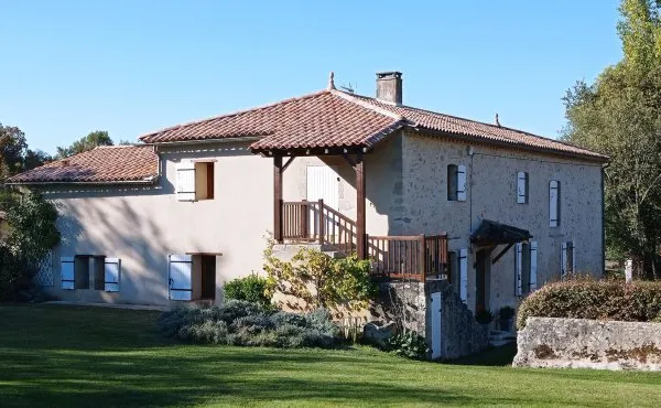 AUTHENTIQUE CORPS DE FERME DE 280m² RÉNOVÉ AVEC PISCINE ET DÉPENDANCES - PROCHE DE BAZAS