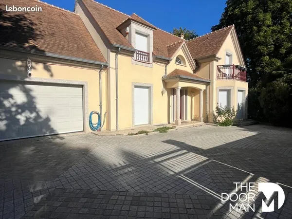 Maison 6 pièces 243 m²