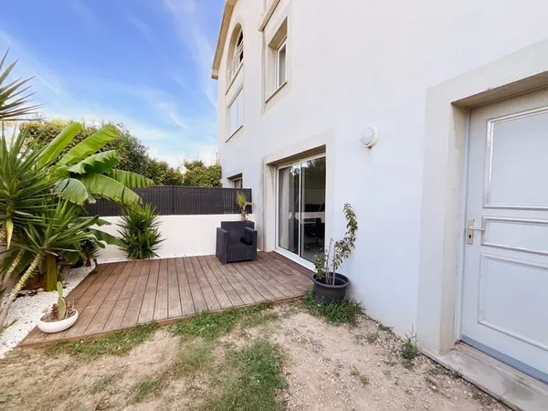 Maison T4 en duplex avec extérieur privatif - Résidence séc