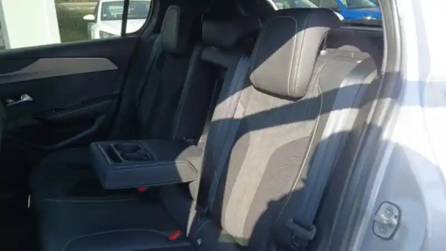 Peugeot 308 hybrid 136 e-dcs6 — photo 81