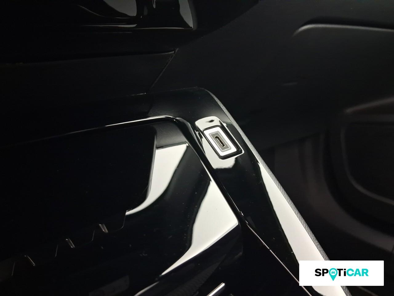 Peugeot 2008 1.2 puretech 130ch s&s gt eat8 — photo 18