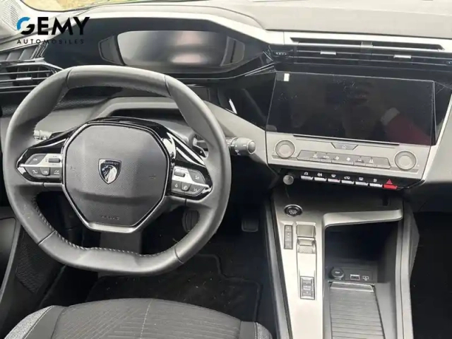 Peugeot 308 phev 180 e-eat8 — photo 8