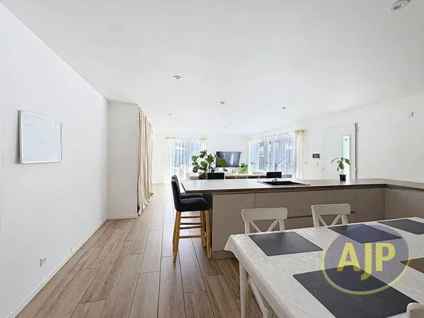 Maison 6 pièces 144 m²
