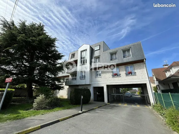 Bureau 395 m²