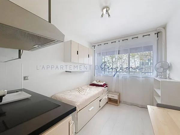 Studio 1 pièce 11 m²