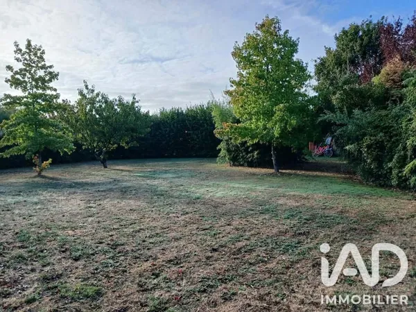 Terrain 614 m²