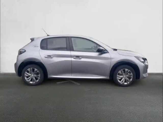 Peugeot 208 electrique 50 kwh 136ch — photo 4