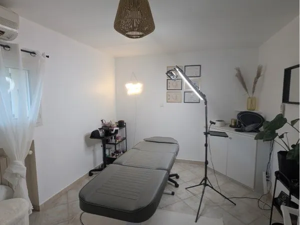 Local commercial dans un institut de beauté