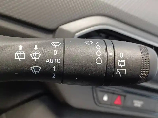 Dacia Sandero sce 65 — photo 25