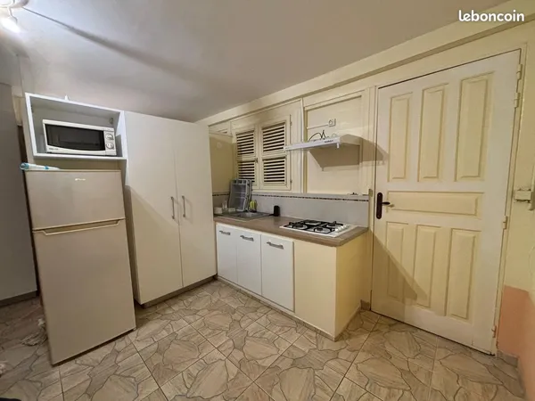 Appartement Location La Trinité 1p 30m² 750€