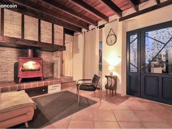 Maison de caractère avec atelier et piscine