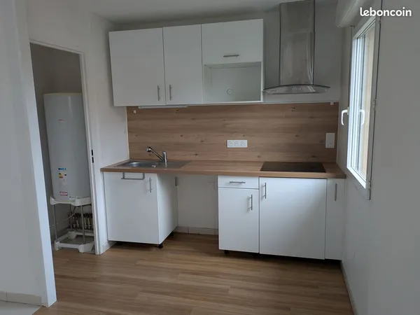 À LOUER - T2 de 48 m² AVEC BALCON - LAVERNOSE-LACASSE