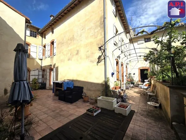 Maison 15 pièces 477 m²