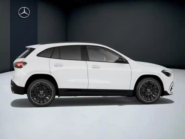 Mercedes Gla 200 d amg line — photo 19