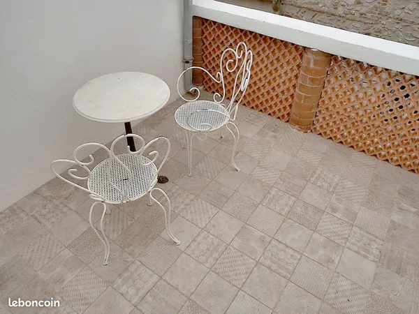 Maison F2 terrasse centre-ville entièrement rénovée