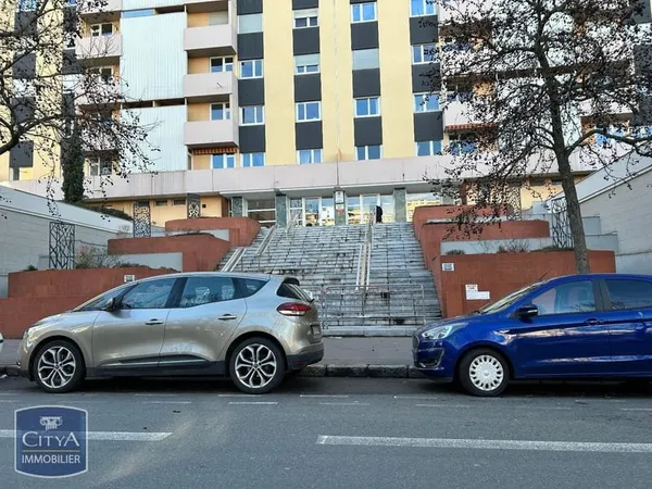Stationnement Location Saint-Étienne   68€