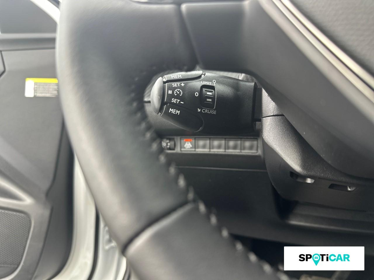Peugeot 2008 1.2 puretech 130ch s&s roadtrip eat8 — photo 17