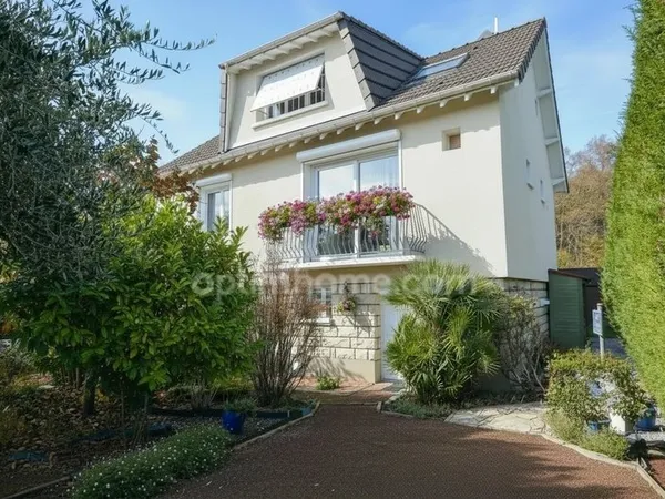 Maison 130 M² avec 4 pièces avec sous/sol surélevé au calme et proche des commodités de Limours (91)