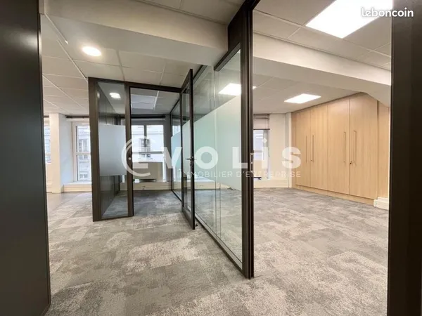 Bureaux 163 m²