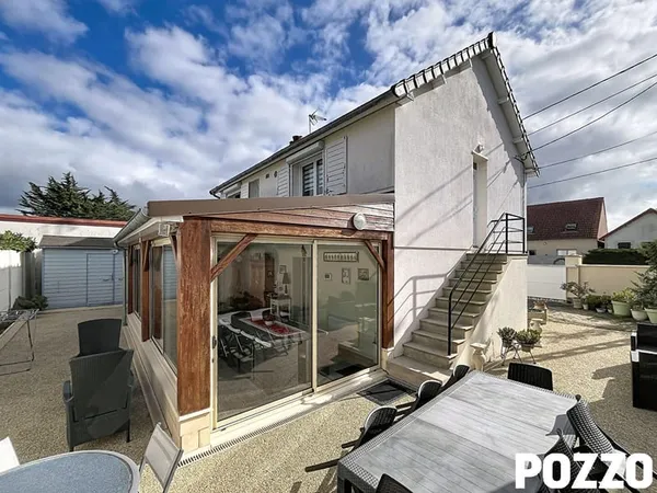 Maison Saint Martin De Brehal 5 pièce 100 m2 environ