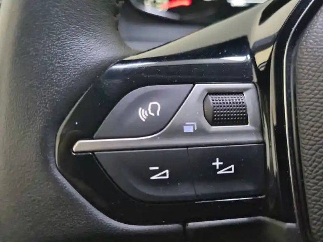 Peugeot 208 puretech 75 s&amp;s bvm5 — photo 28