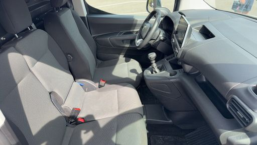 Toyota ProAce City 1.5L D-4D 102 - Active – 2024 – 68515 km – Diesel – Boîte Manuelle — photo 17