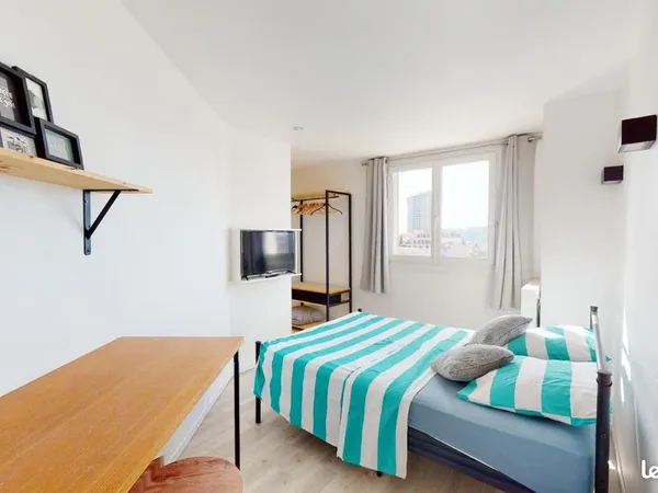 Chambre 5 pièces 73 m²