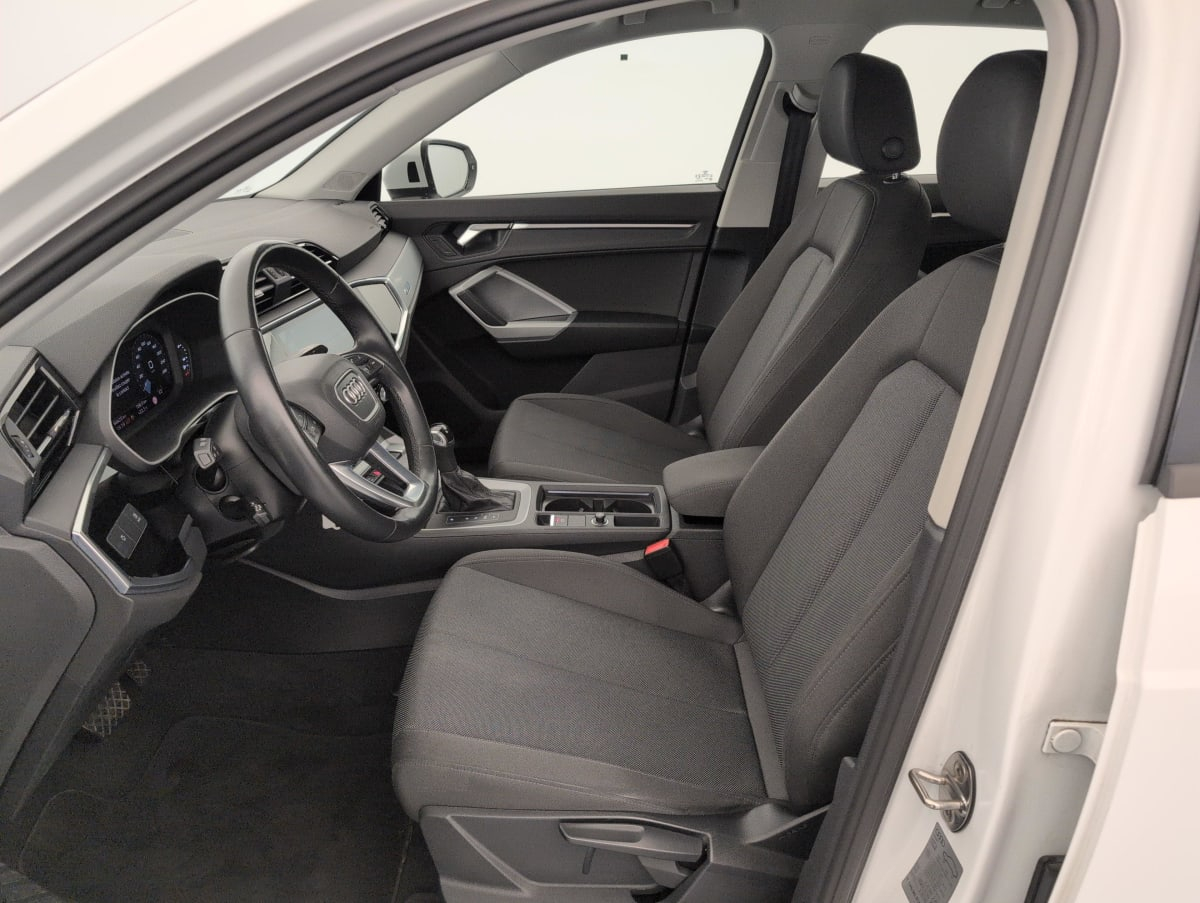 Audi Q3 — photo 16