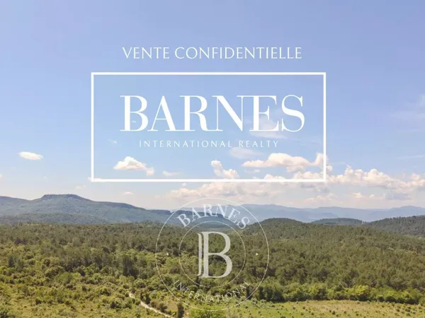 Var - Propriété d'exception - Bastide en pierre au calme absolu