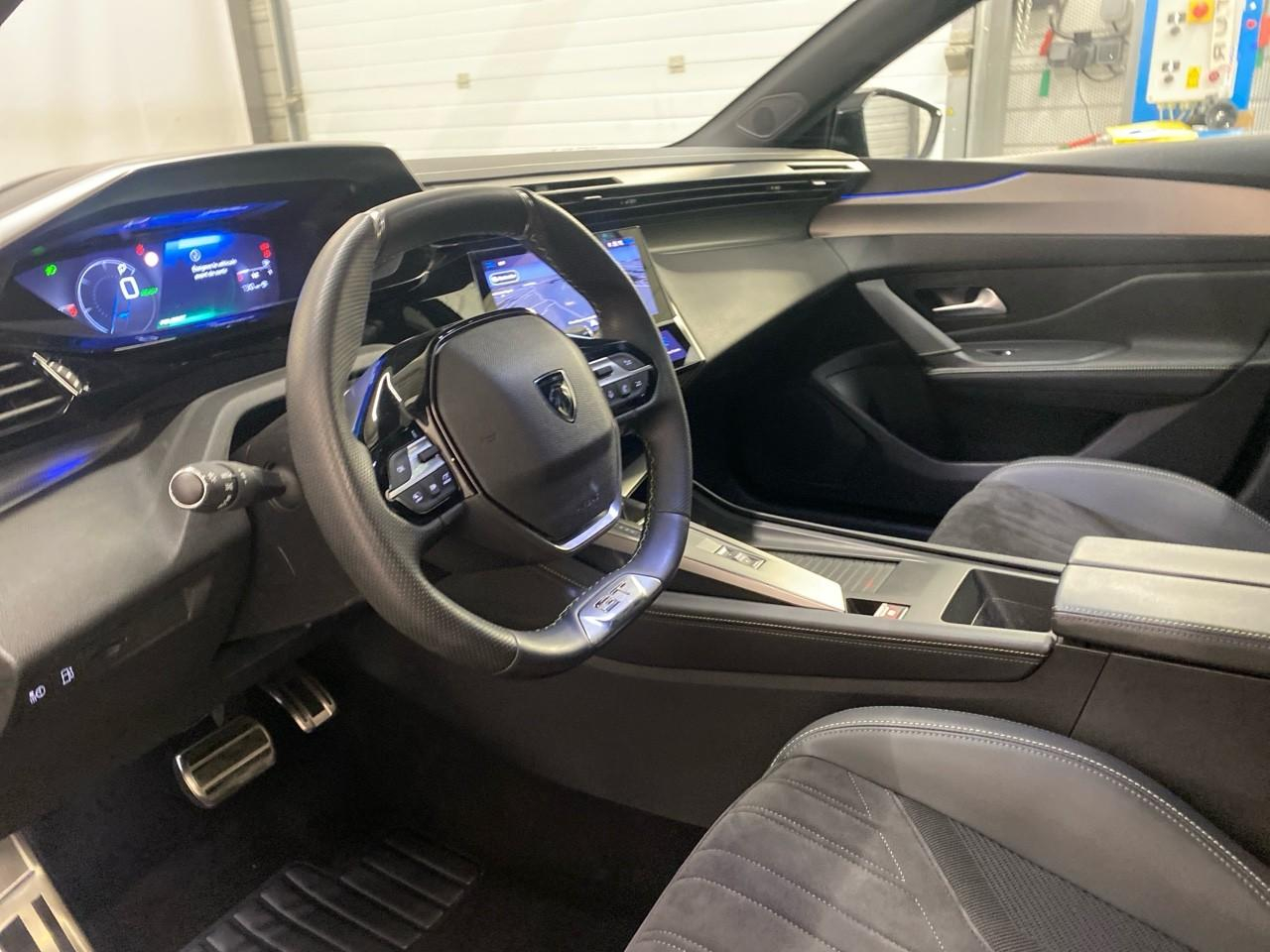 Peugeot 308 phev 180 e-eat8 gt — photo 9