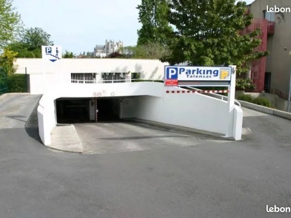 Loue Parking Talensac