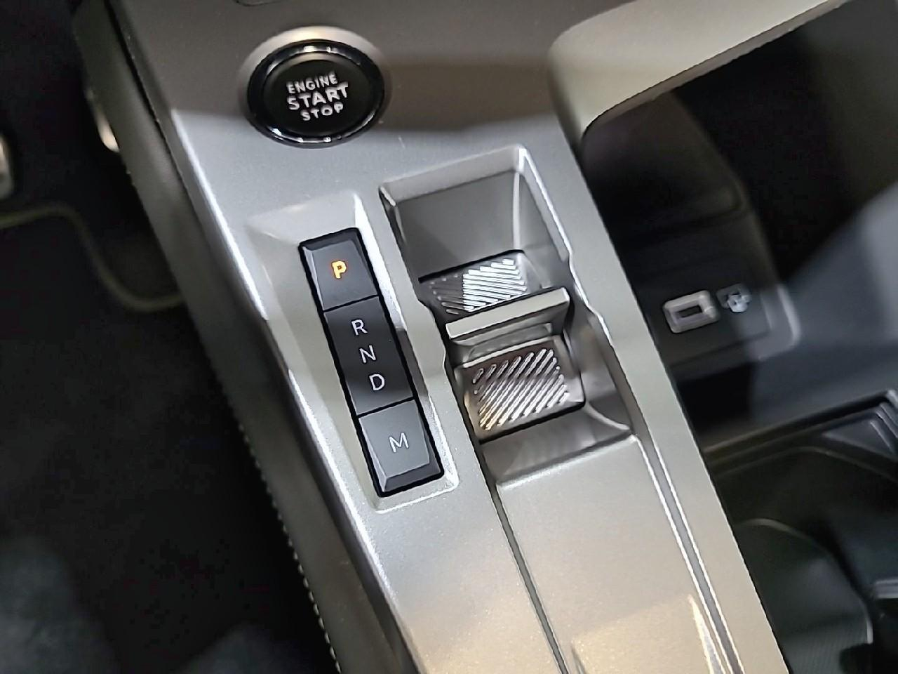 Peugeot 408 hybrid 136 e-dcs6 gt — photo 19