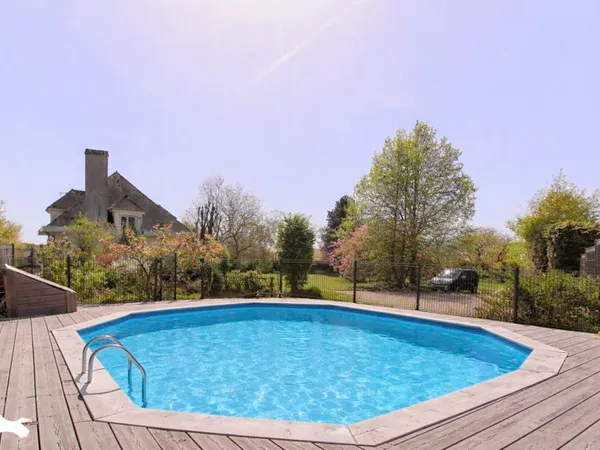 Maison 8 pièces 232 m²