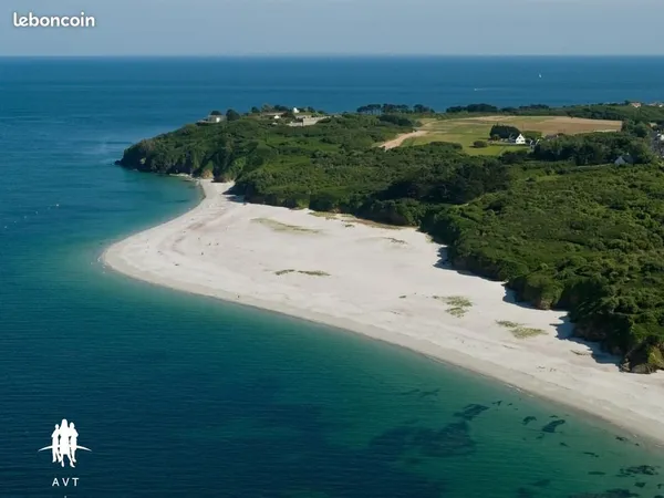 Camping sur l'ile de groix vue et acces plage terrain 22 000 m²