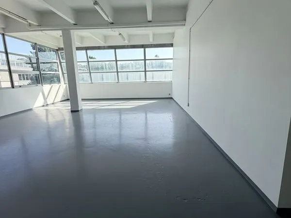 Entrepôt 140 m² IGNY