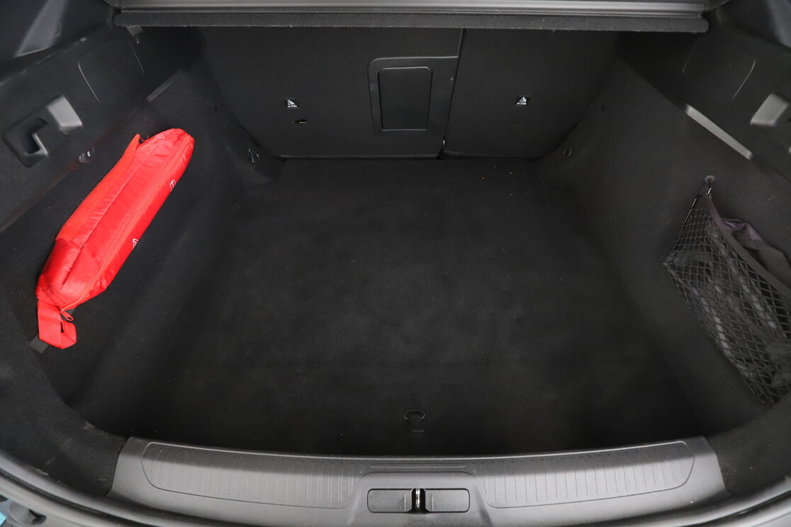 Peugeot 408 1.2 Hybrid Allure e-DCS6 — photo 16