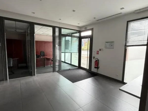 Bureaux 180 m²