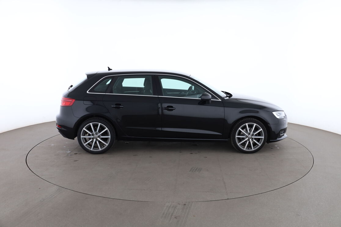 Audi A3 Sportback 30 TFSI Design Luxe S Tronic 7 — photo 6