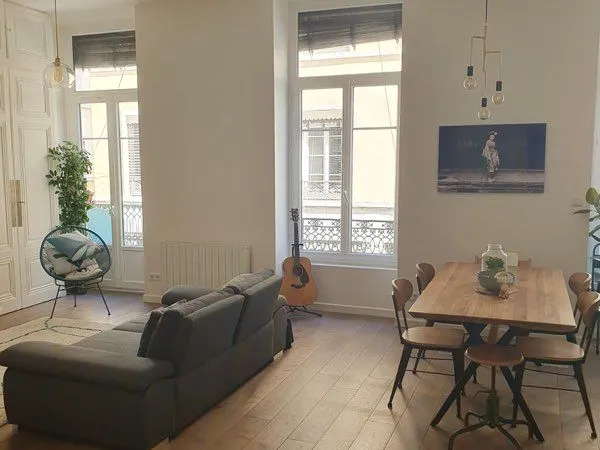 LYON 7 — 3 PIÈCES · 76,89 m² — 395 000