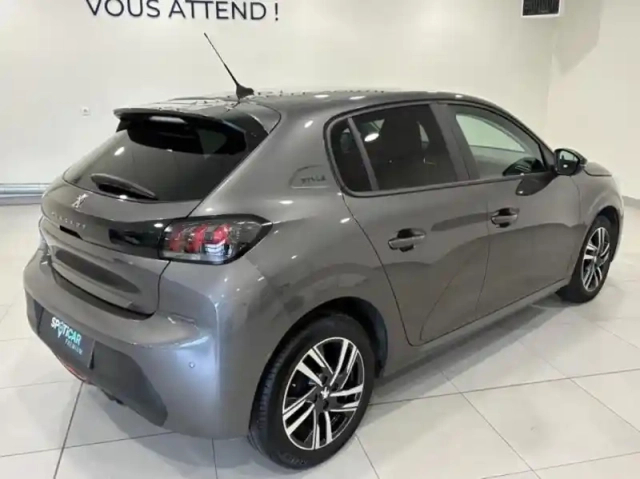 Peugeot 208 1.2 puretech 100ch s&amp;s style — photo 6