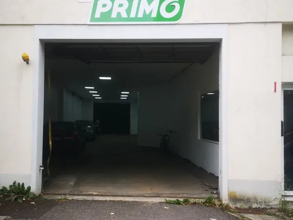 Local, garage bureau