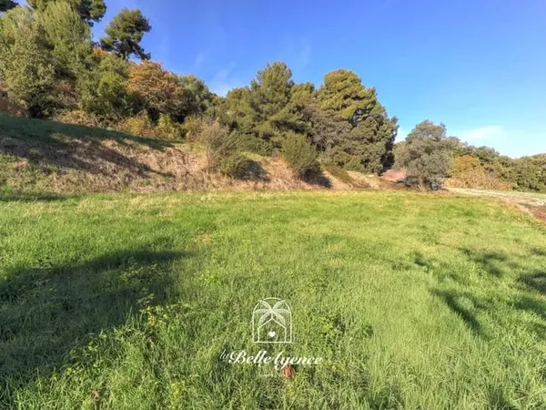 ST LAURENT - TERRAIN CONSTRUCTIBLE - 550M2 - "REMI"