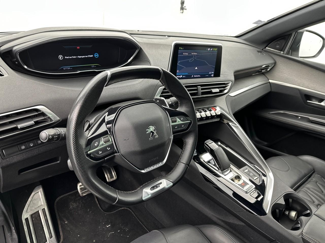 Peugeot 3008 hybrid4 300 e-eat8 gt — photo 9