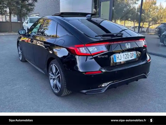 Honda Civic "e":hev 2.0 i-mmd — photo 32
