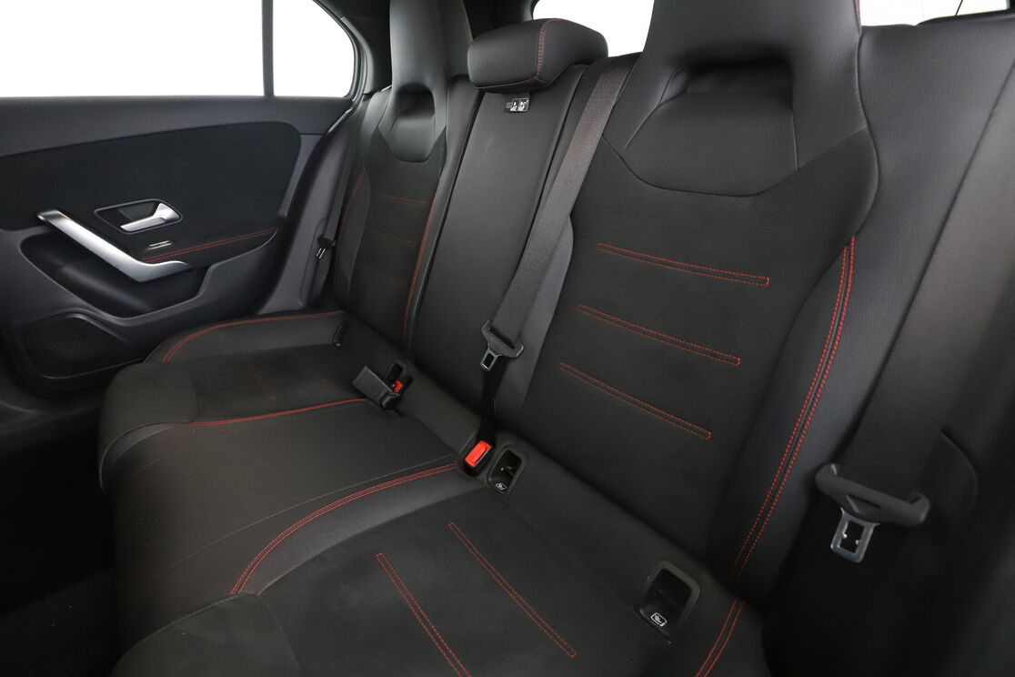 Mercedes-Benz Classe A 250 e AMG Line 8G-DCT — photo 13